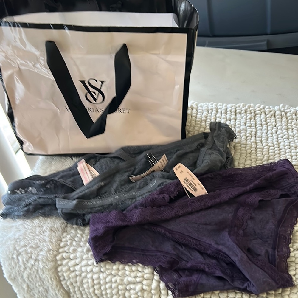 4 lace panties New
